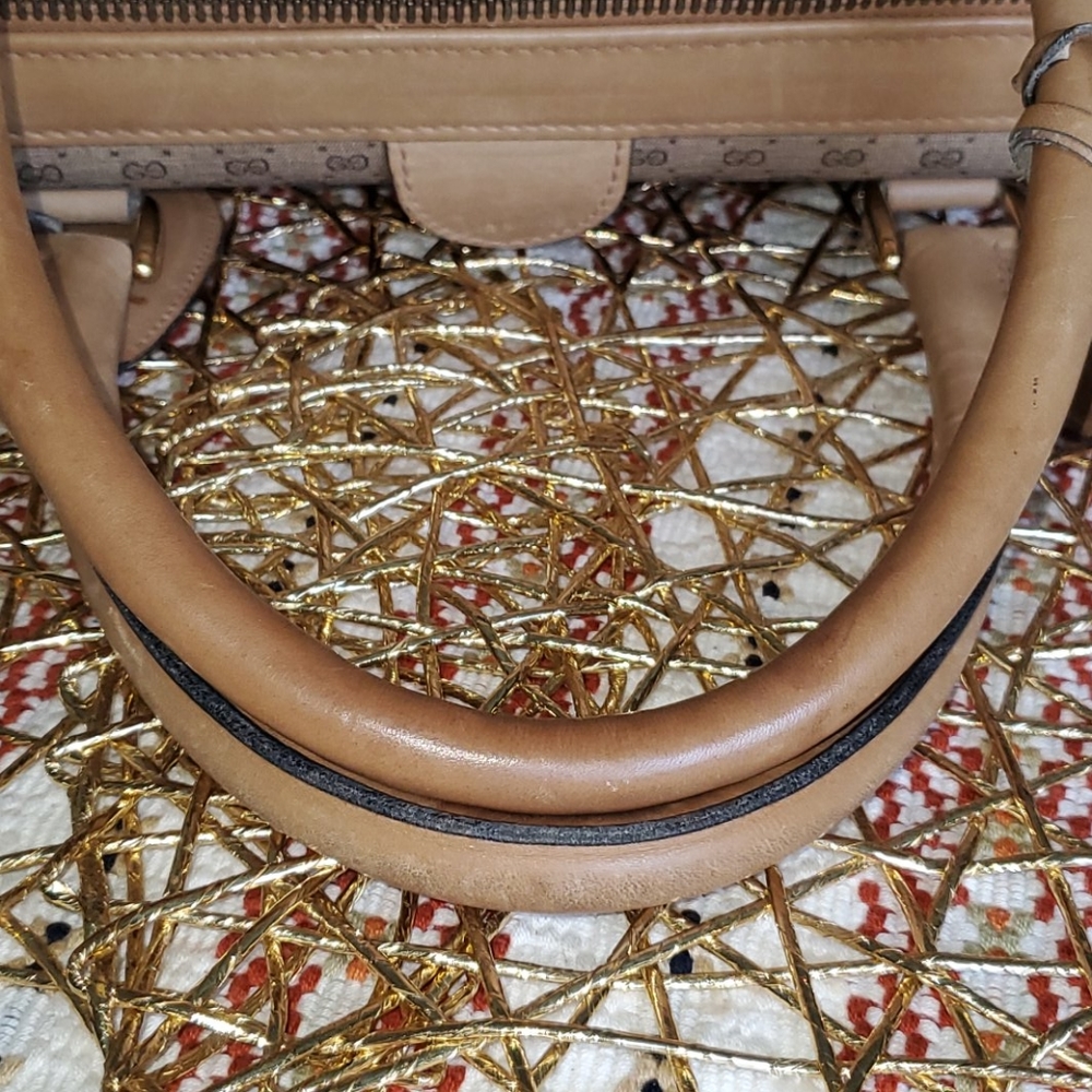 Authentic Gucci Weekend Bag - Picture 13 of 16